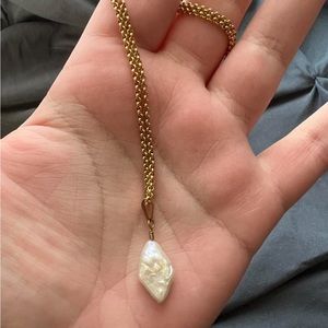 “the essential with diamond pearl” gold chain necklace with pearl pendant. 45 cm